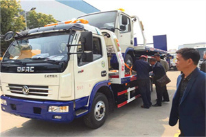 万州汽车道路救援拖车价格